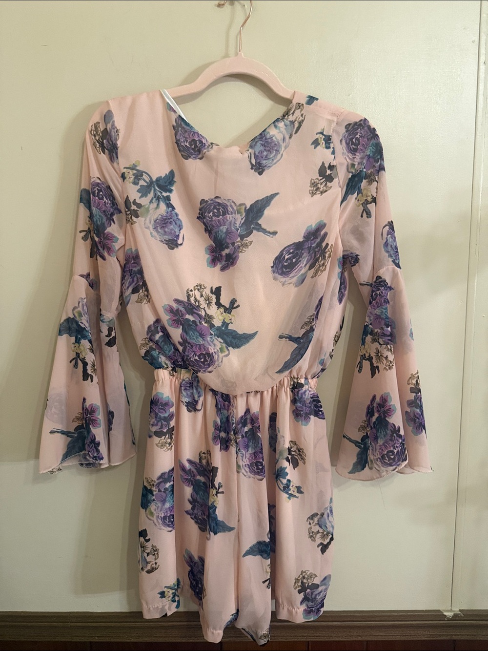 NWT Choies Pink Purple Floral Chiffon Romper Bell Sleeve Tie Waist Size S - Picture 2 of 6
